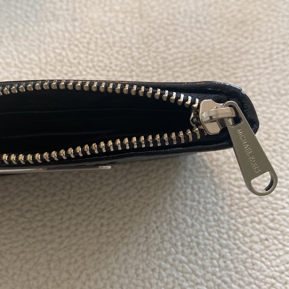 Michael Kors - Pouch Wallet - Picture 3 of 5